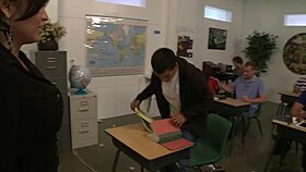 Fucking this sexy brunette milf with big tits 😍