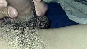 eyaculando leche caliente 22 cent�metros brotado en pussy h�meda y cremosa