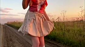 Elza kom performs a sexy dance as curvy latina