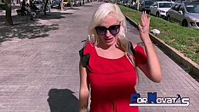 rubia tetona en el mercadona con victor bloom y euforia