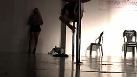 i sees doctorita argenta undressin and doin pole dance in hospital, feels so hot