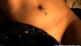 sexy brunette milf shows off her alluring body for amateurs