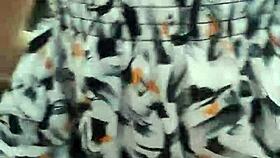 esposa jovencita de vestido corto le es infiel a su marido con su vecino