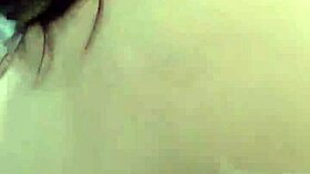 esposa jovencita de vestido corto le es infiel a su marido con su vecino