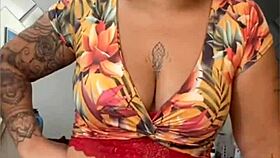 Bold exhibitionist flashing while cleaning house