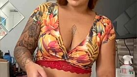 Bold exhibitionist flashing while cleaning house