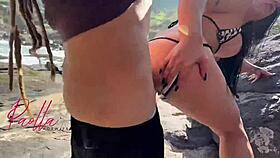 ब्राजील के सबसे बड़े के साथ बीच पर पैशनेट मोमेंट