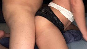 Lo mejor que veras hoy flaquita latina montando verga con dildo en el culo dp