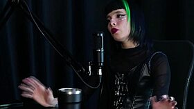 Decidiu investir em conteúdo pornô foi chamada na direção da escola por um vídeo vazado perdeu a virgindade na cama da mãe - carol rhcp sheer red