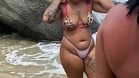 ol� somos as peludinhas fodendo na praia