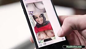 Girl wants guy to be her first deepthroat experience 😘