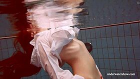 Babe Lola Swims Underwater With Her Big Natural Tits