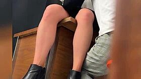 Una Maestra Y Su Alumno En El Salon De Clases Lo Manda A Llamar Al Salon Y Los Graban Detras De La Puerta Maestra Mexicana Madura Sexo Publico Video Casero