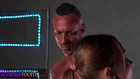 Fitness Room Helps Gym Girl Stretch Her Asshole Intriguingly