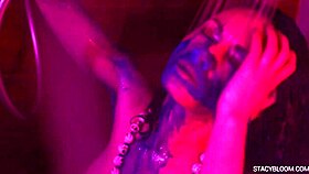 Hey, horny babe posing and fingering herself 😏