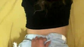 Amateur girl with a big ass fucked without taking off her shorts