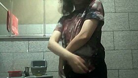 Perfect body masturbates hidden in bathroom 😍