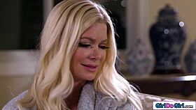 stepdaughter licks stepmom to jog memory