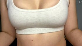 Teasing ass in yoga pants leads to squirt