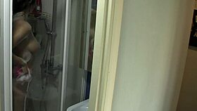 HOMEMADE VIDEO OF MY NUDE GIRLFRIEND BATHING