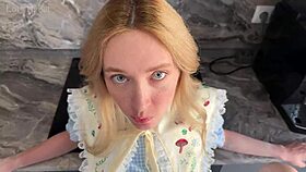 Helped Cute Stranger On Street And Fucked Her Same Day