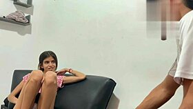 le doy una buena mamada a mi hermanastra mientras nuestros padrastros no estan en casa historia completa