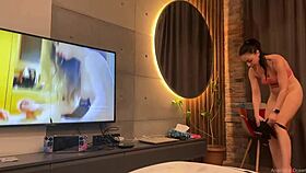 my stepsister shows her shaved pussy and kisses my cock when i cum 😘