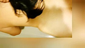 Nueva víctima gime delicioso en la cama