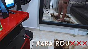 me masturbo frente al espejo con dildo en mi pussy embarazada