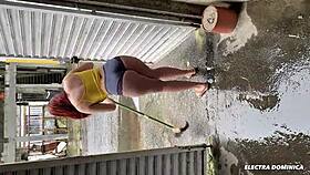 I hired this Brazilian maid for the job, her ass is so hot, everyone drooled 😍