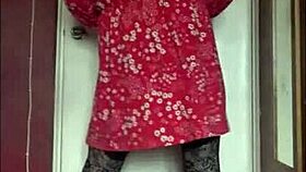 bisexual crossdresser craves swallowing your piss 😳