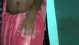 hot shemale performs mujra in saree