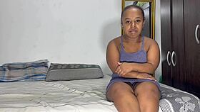 Lancei o anazinha com a altura de baixinhcm no meu canal ela mamou em p� e pediu pra eu n�o colocar o pau todo na bocetinha dela se n�o ia arrega�ar a bocetinha e pediu pra