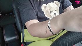 oh no, i'm drivin with my huge tit's out, but i think i forgotted to put on my bra or somethin