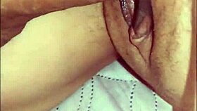 एनल चुदाई के दौरान गांड छेद का क्लोज-अप