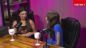 Novinha Safada Gozando Na Siririca!