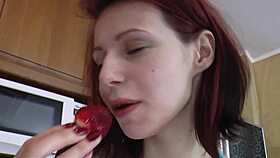 i'm a redhead with big tits, givin hot closeups, ya know