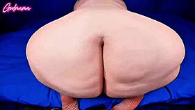 Shaking and spreading all that fat loose booty mama wants to pussy fart on your dick