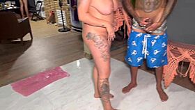 jogadores de futebol fazem festa e comem as casadas na mansao em buzios