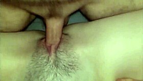 Casadas que adoram sentir escorrendo porra de dentro da buceta