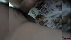 Solo Tenia Que Mirar Como Juega Con Su Dildo Nuevo Pero No Pude Resistirme Y Me La Cogí Por El Culo De Perrito?