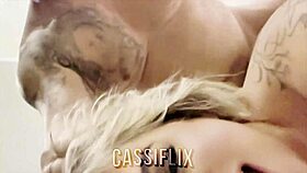 EU FICO CHEIA DE TESÃO QUANDO OS HOMENS ME OLHAM NA ACADEMIA FICO TODA MOLHADINHA ASSISTA COMPLETO NO CASSIFLIX