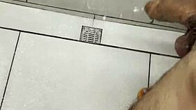 Masturbating dirty in the gym bathroom for first time pleasure