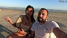 cuspe e toma no cuzinho foda anal em público na praia