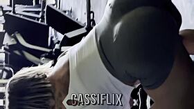 EU FICO CHEIA DE TESÃO QUANDO OS HOMENS ME OLHAM NA ACADEMIA FICO TODA MOLHADINHA ASSISTA COMPLETO NO CASSIFLIX