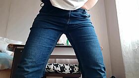 hot secretary masturbates in office