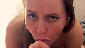 Quick homemade creampie with sexy wife 😏