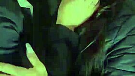 Duas putas morenas safadas se lambem e gozam sem parar