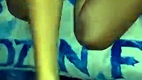 Vecina de culo perfecto se deja follar pequeña vagina joven amigo del padre