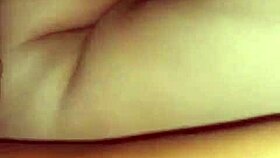 Follando Con Mejor Amigo De Mi Esposo En Hotel Mientras El Ve Por Video Llamada